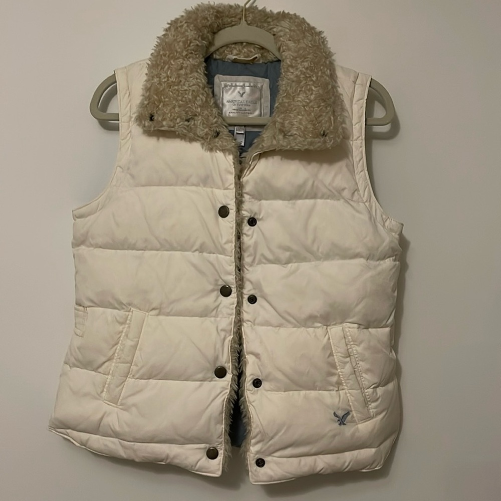 American Eagle Puffer Vest